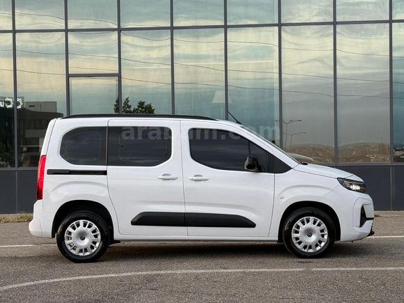 Sahibinden Opel Combo 1.5 CDTI Essential 2024 Model