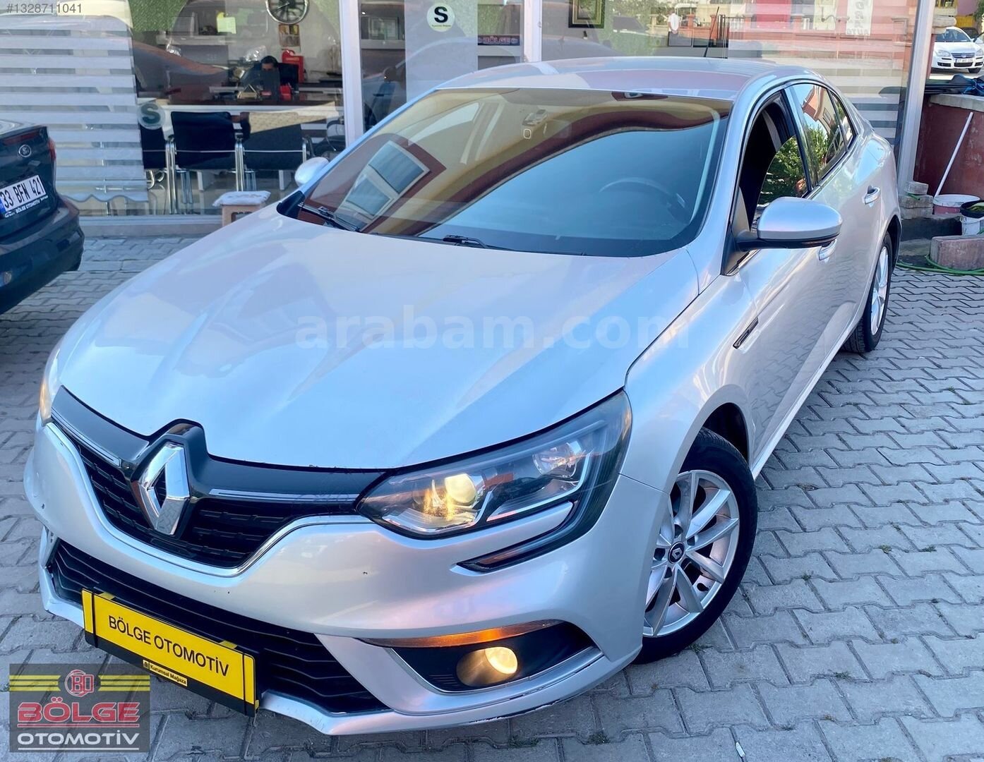 Galeriden Renault Megane 1.5 dCi Touch 2016 Model Van 269.000 km Gri 6