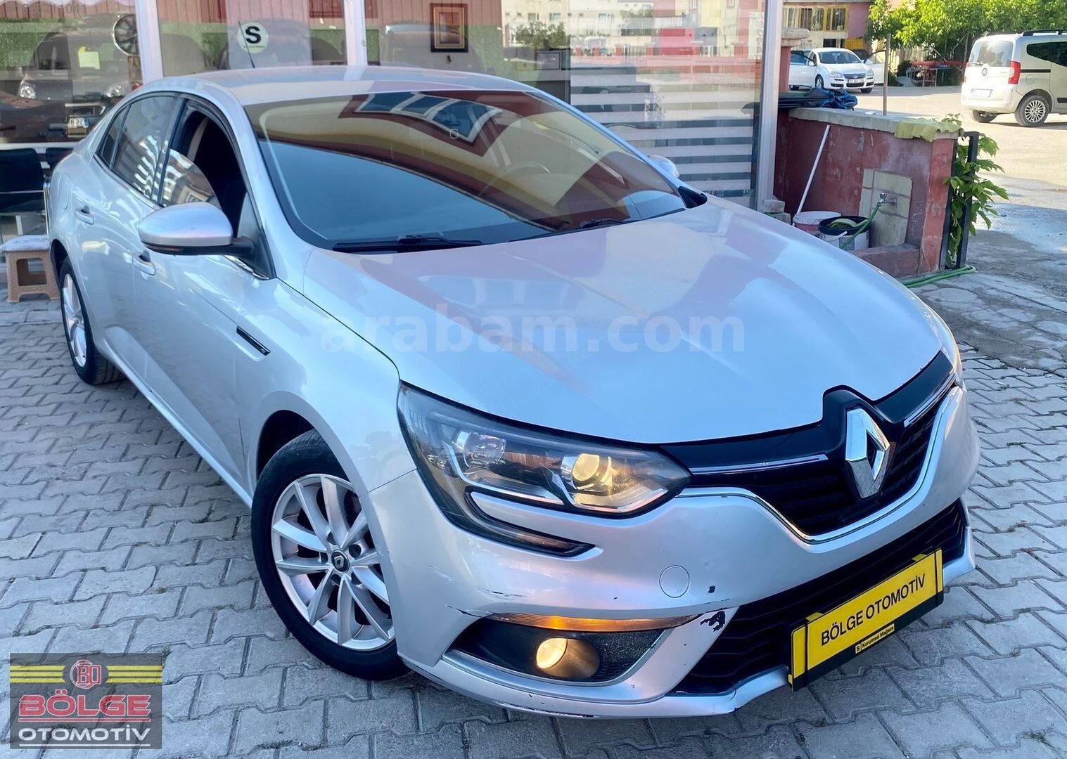 Galeriden Renault Megane 1.5 dCi Touch 2016 Model Van 269.000 km Gri 2