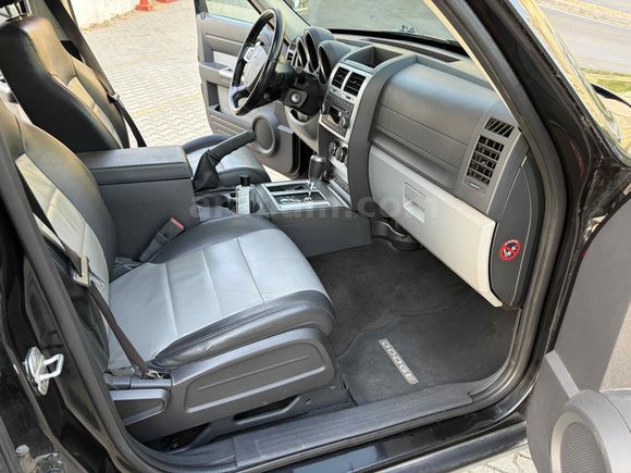 Sahibinden Dodge Nitro 2.8 CRD SXT 2010 Model 