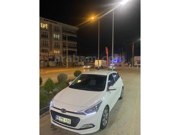 Sahibinden Hyundai i20 1.4 CRDi Style 2015 Model 