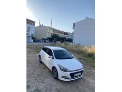 Sahibinden Hyundai i20 1.4 CRDi Style 2015 Model 