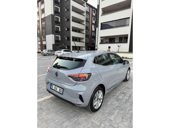 Sahibinden Renault Clio 1.0 TCe Evolution 2024 Model Bursa 80.000 km Gri (metalik)