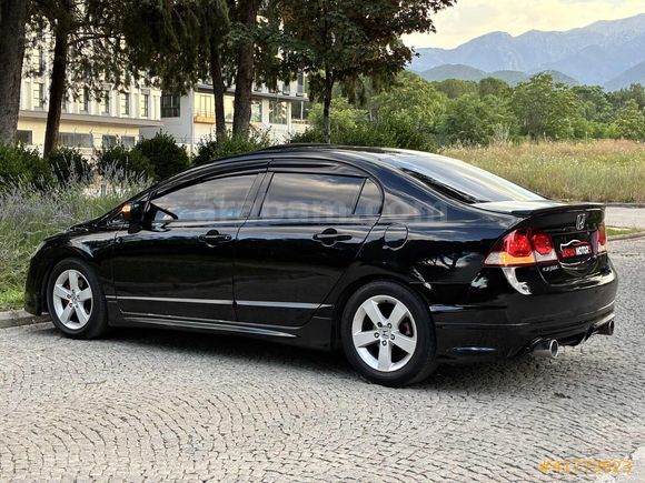 2010 OTOMATİK ELEGANCE MAKYAJLI KASA CİVİC