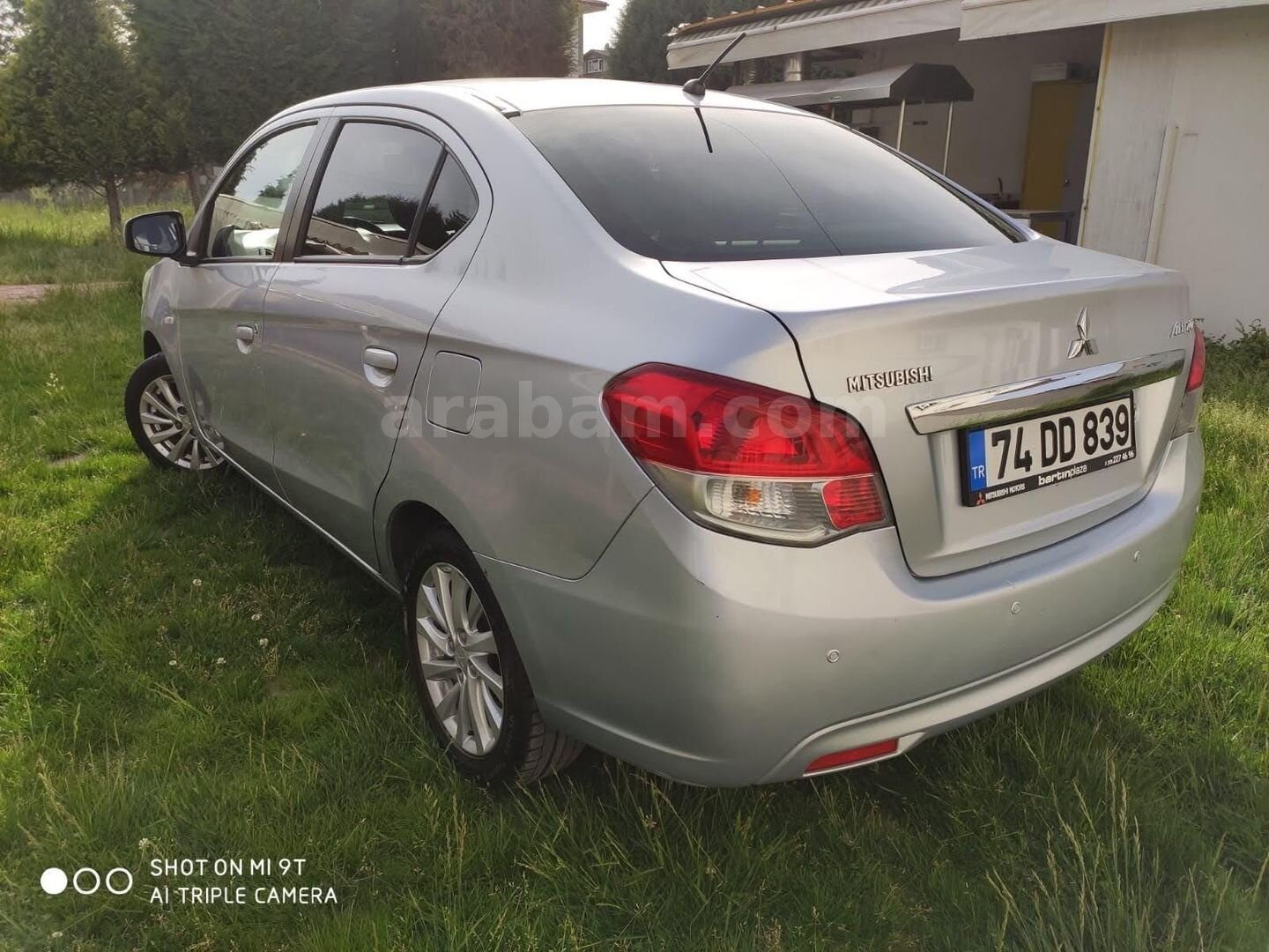 Sahibinden Mitsubishi Attrage 1.2 Intense 2014 Model Sakarya 135.000 km Gri (Gümüş) 2