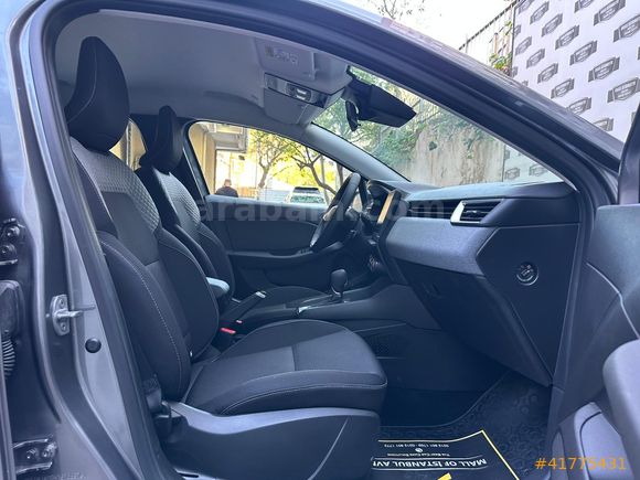 ORASDAN 2025 RENAULT CLİO 1.0 TCE EVOLUTİON 17.000 KM'DE BOYASIZ