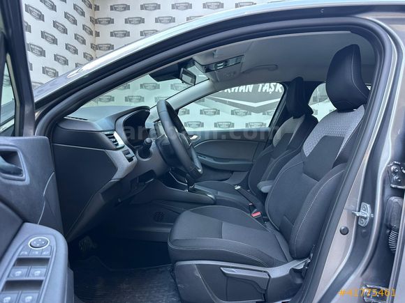 ORASDAN 2025 RENAULT CLİO 1.0 TCE EVOLUTİON 20.000 KM'DE BOYASIZ