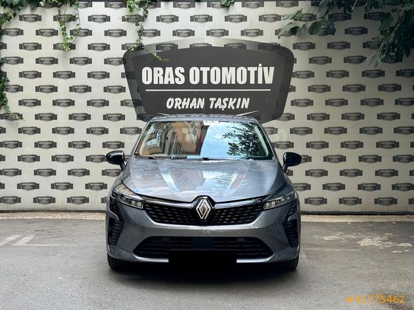 ORASDAN 2025 RENAULT CLİO 1.0 TCE EVOLUTİON 20.000 KM'DE BOYASIZ