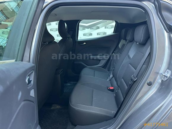 ORASDAN 2025 RENAULT CLİO 1.0 TCE EVOLUTİON 20.000 KM'DE BOYASIZ