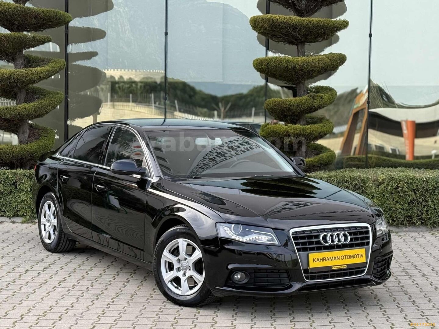 Galeriden Audi A4 Sedan 2.0 TDI 2011 Model Manisa 190.000 km Siyah 3