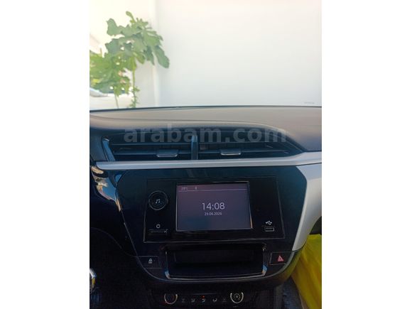 Sahibinden Opel Corsa 1.5 D Edition 2020 Model  172000 km Beyaz