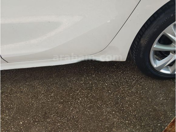 Sahibinden Opel Corsa 1.5 D Edition 2020 Model  172000 km Beyaz