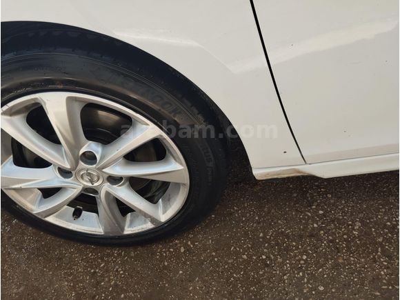 Sahibinden Opel Corsa 1.5 D Edition 2020 Model  172000 km Beyaz