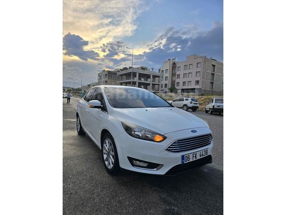Sahibinden Ford Focus 1.6 TDCi Titanium 2015 çıkışlı  