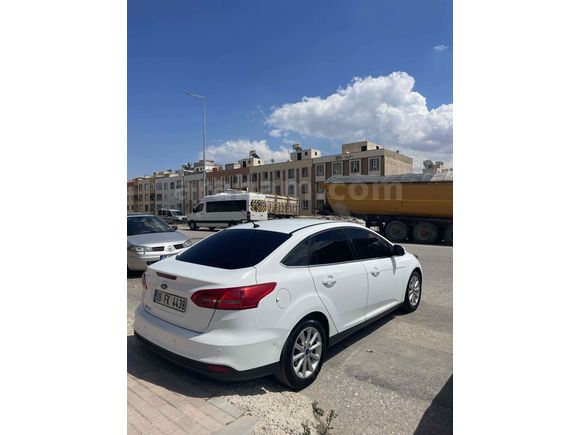 Sahibinden Ford Focus 1.6 TDCi Titanium 2015 çıkışlı  