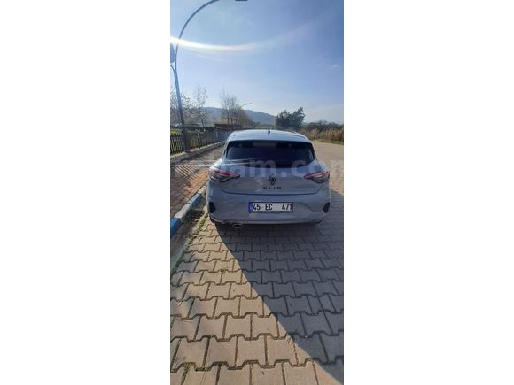 Sahibinden Renault Clio 1.0 TCe Techno Esprit Alpine 2023 Model