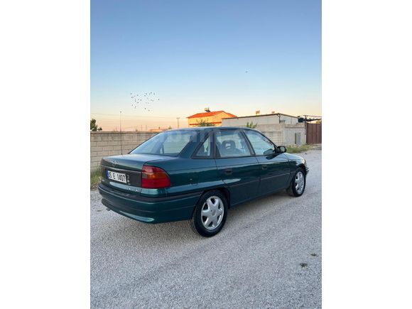 14 senelik sahibinden orjinal 187 Bin km'de Astra GLS