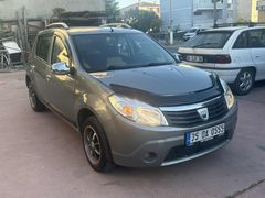 CNR OTOMOTİVDEN EMSALSİZ TEMİZLİKTE DATÇA SANDERO