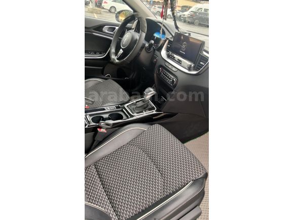 Kia XCeed 1.5 T-GDI Elegance 2024 Hatasız