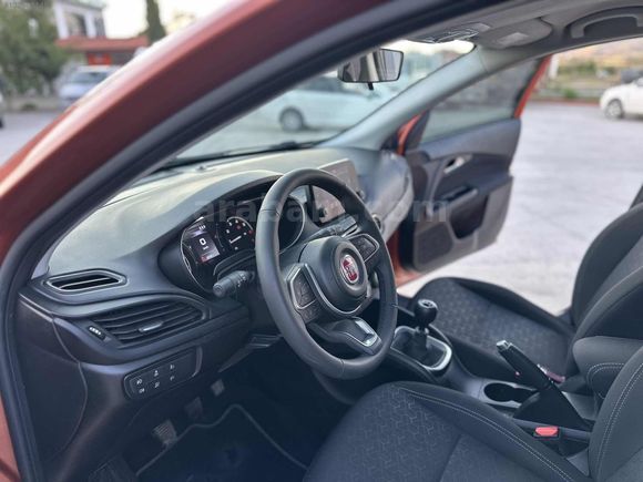 2023 model Egea Cross 100 .yil 28000 km boyasız