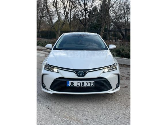 Sahibinden Toyota Corolla 1.8 Hybrid Dream 2022 Model