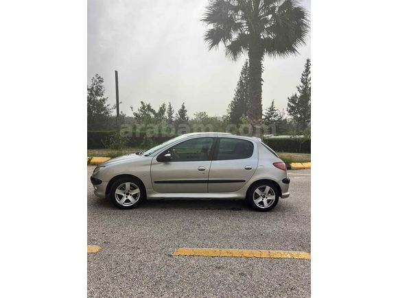 Sahibinden Peugeot 206 1.4 Panoramic 2005 Model 