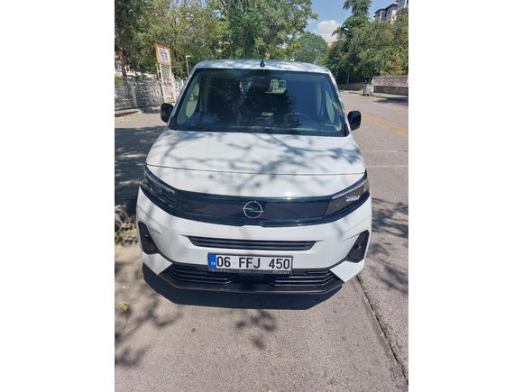 Opel Combo 1.5 D Ultimate XL 2025 Model