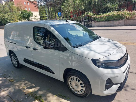 Opel Combo 1.5 D Ultimate XL 2025 Model