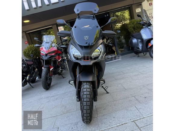 Galeriden Peugeot XP 400 2024 Model İstanbul 6.100 km Siyah