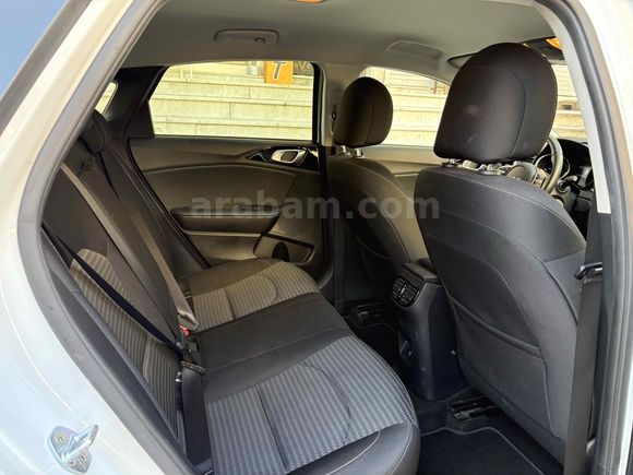 Sahibinden Kia Ceed 1.5 T-GDI Cool 2022 Model 