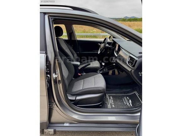 43000 KM'DE BOYASIZ 2023 MODEL KİA STONIC 1.4 MPİ COOL