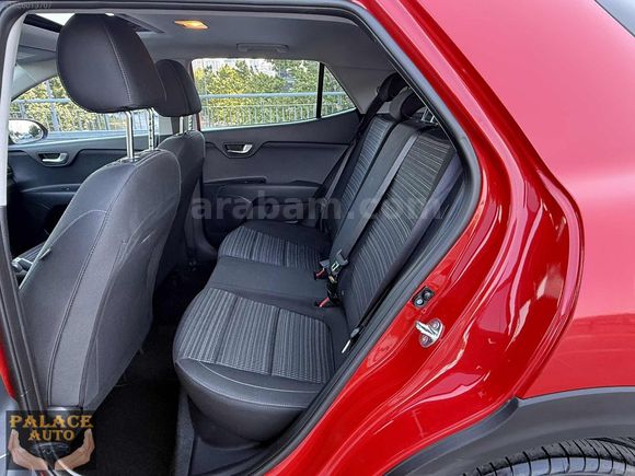 2023 KIA STONIC ELEGANCE 6.000 KM DE HATASIZ