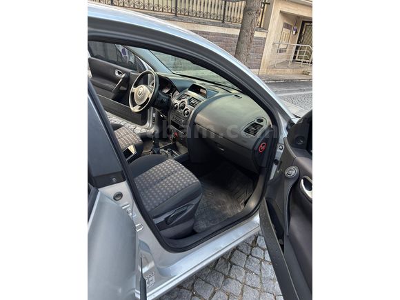 Sahibinden HATASIZ BOYASIZ Renault Megane 1.5 dCi Authentique 2009 Model 