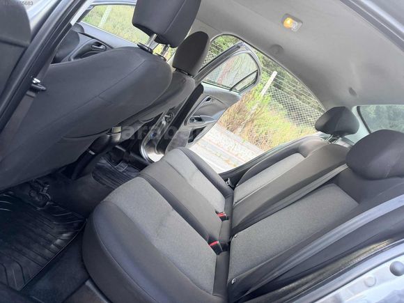 FİAT EGEA 1.4 BENZİN TERTEMİZ 126 BİN KM SERVİS BAKIMLI