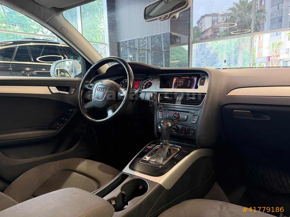 | UNIQ AUTO | 2010 AUDI A4 1.8 TFSI MULTITRONIC