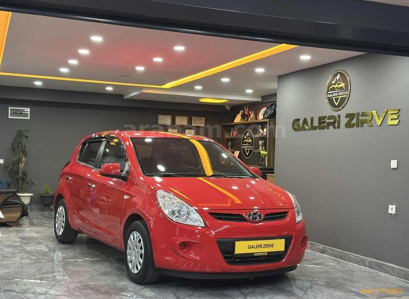 Galeriden Hyundai i20 1.4 CVVT Team 2011 Model Antalya 126.400 km Kırmızı