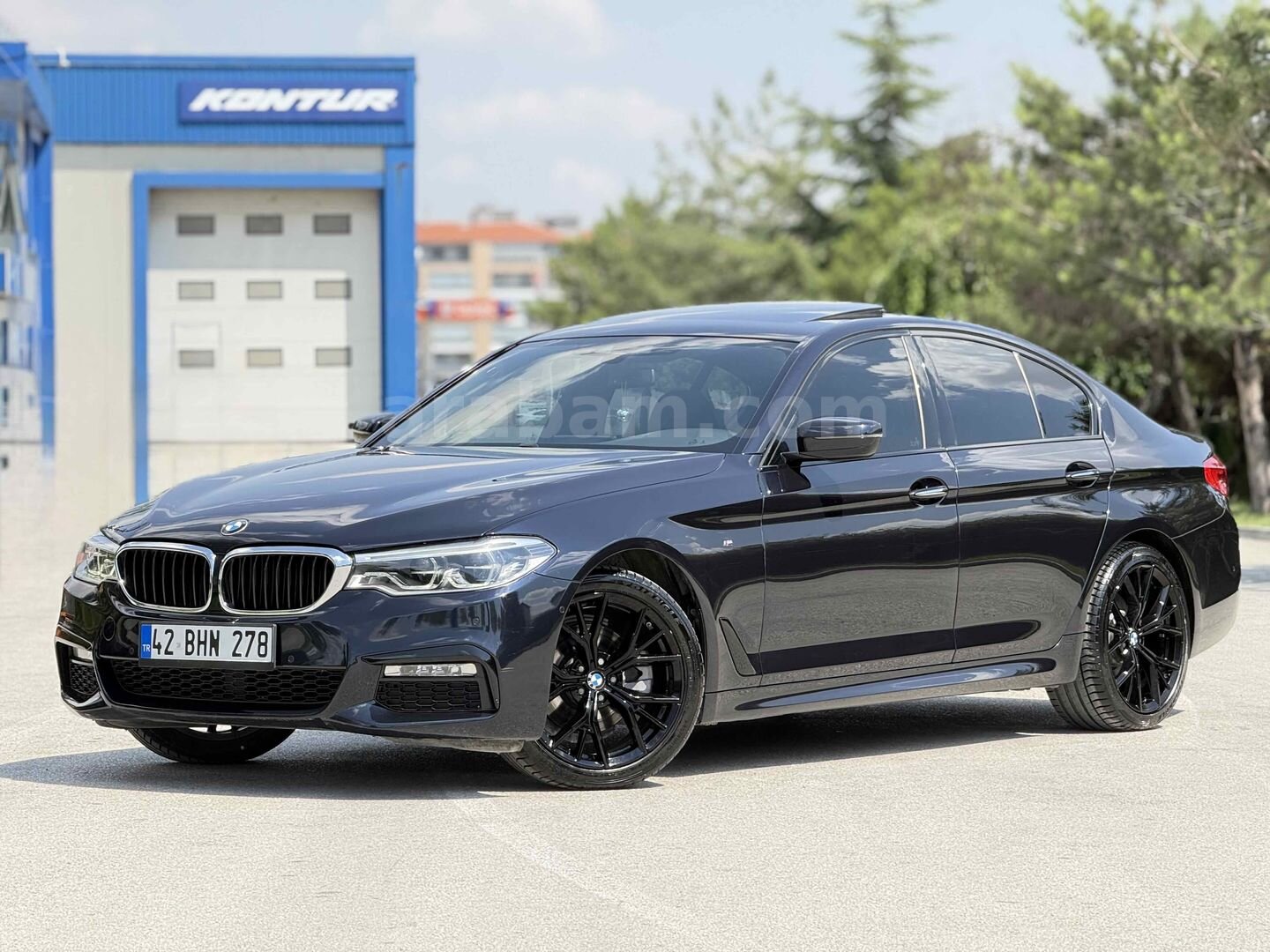 Galeriden BMW 5 Serisi 520i M Sport 2018 Model Konya 177.000 km Mavi (metalik) 1