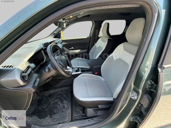 ÇETAŞ RENAULT MAHMUTBEYDEN 2025 DUSTER 1.3TCe TECHNO BOYASIZ