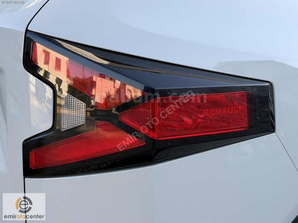 2024 RENAULT DUSTER 4X4 1.2 HYBRİD TECHNO BOYASIZ TRAMERSİZ 36KM