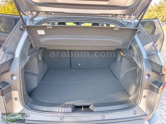 HATASIZ 2025 MODEL RENAULT DUSTER 1.2 Hibrit Techno Advence4x4