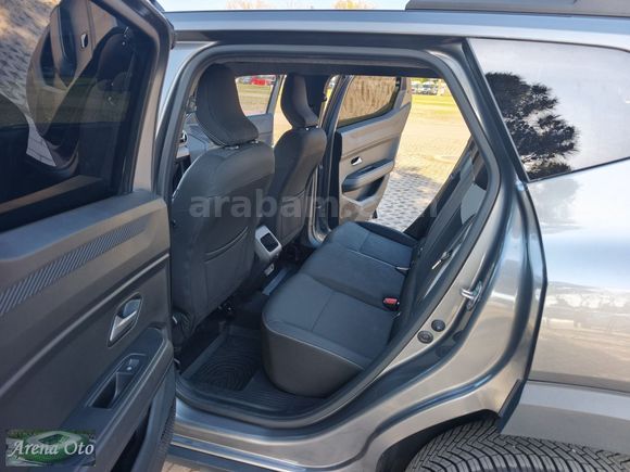 HATASIZ 2025 MODEL RENAULT DUSTER 1.2 Hibrit Techno Advence4x4