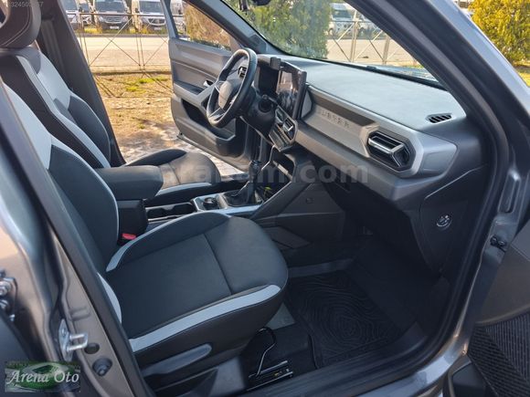 HATASIZ 2025 MODEL RENAULT DUSTER 1.2 Hibrit Techno Advence4x4