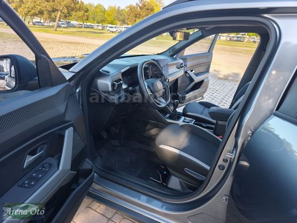 HATASIZ 2025 MODEL RENAULT DUSTER 1.2 Hibrit Techno Advence4x4