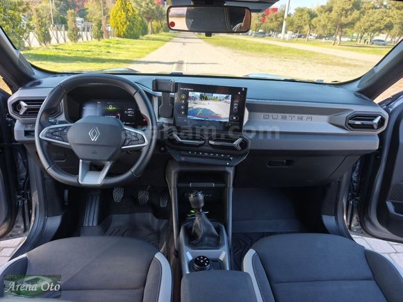 HATASIZ 2025 MODEL RENAULT DUSTER 1.2 Hibrit Techno Advence4x4