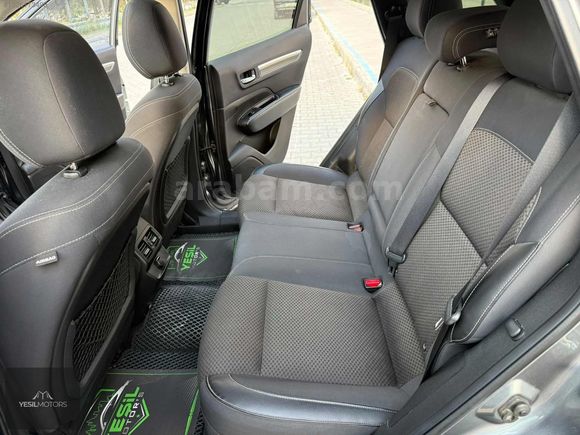 YEŞİLMOTORSDAN HATASIZ KOLEOS CAM TAVANLI