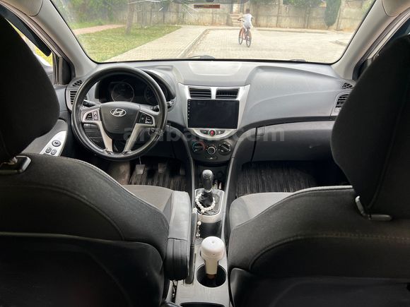 Memurdan Hyundai Accent Blue 1.6 CRDI Mode Plus 2012 Model 