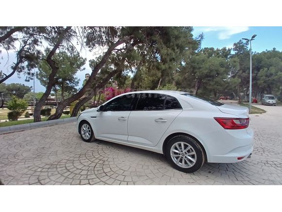 Sahibinden Renault Megane 1.5 dCi Touch 2016 Model - Ağır Hasarlı