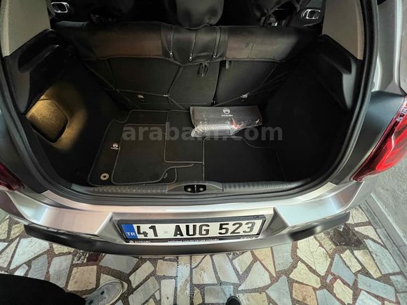 Sahibinden Citroen C3 1.2 PureTech Shine 2024 Model 