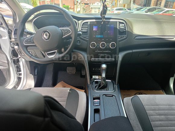 Sahibinden Renault Megane 1.3 TCe Touch 2023 Model