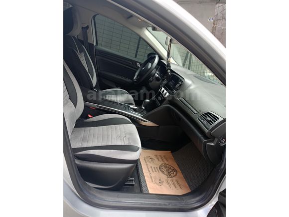 Sahibinden Renault Megane 1.3 TCe Touch 2023 Model